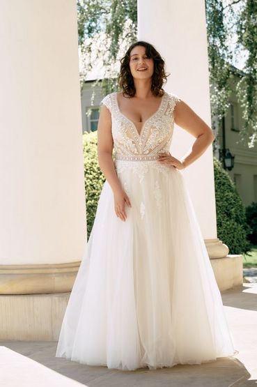 Lovely by Mode de Pol - Curvy Bride