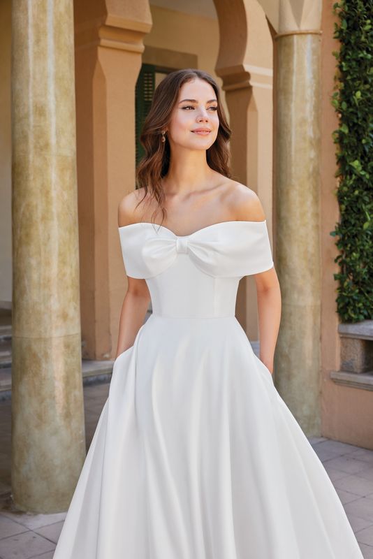 Brautkleider von Sweetheart erhältlich bei Brautmoden Tirol